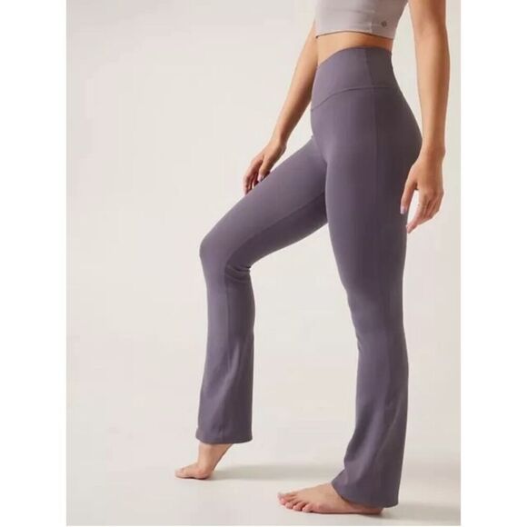 Athleta Transcend Slim Flared Pant Dusk Violet Women Size Extra Small 33" Inseam - Picture 2 of 12